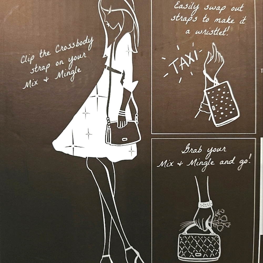 Purse With Interchangeable Options - Picture 2 of 3